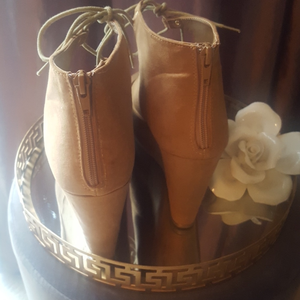 Shoes - Picture 3 of 3
